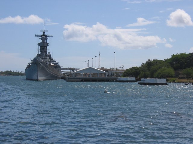 [Pearl+Harbor+USS+Arizona+Memorial7.jpg]