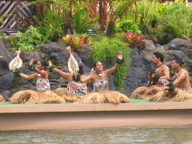 [IMG_3434.jpgPolynesian+Cultural+Center+Canoe+Pageant+Viti.jpg]