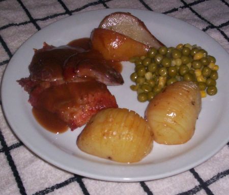 [roast_pork_with_honey_and_maple_pears.jpg]
