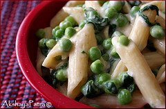 [Chandrika+Creamy+Penne+with+Spinach+and+Peas.jpg]