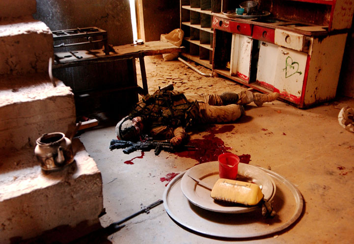 [soldier-killed-in-fallujah-iraq-2004.jpg]