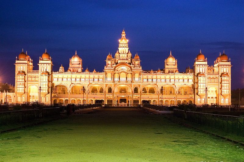 [Mysore_Palace_Night.jpg]