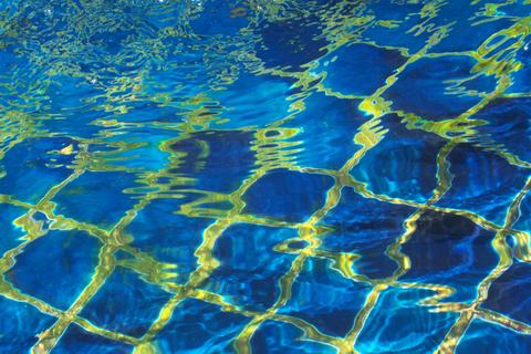 [swimming_pool.jpg]