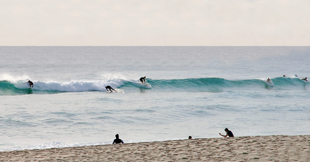 [Surfers.jpg]