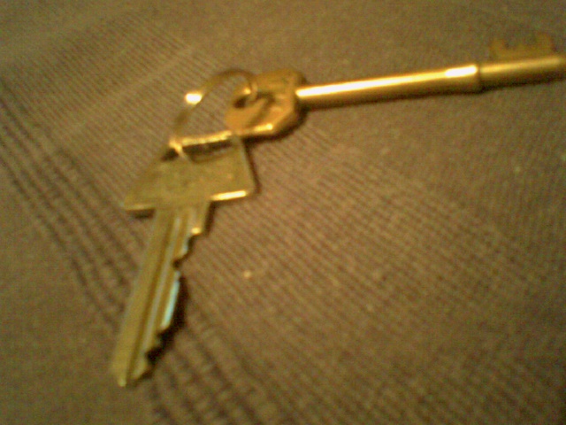 [20070914_my+flat+keys.jpg]