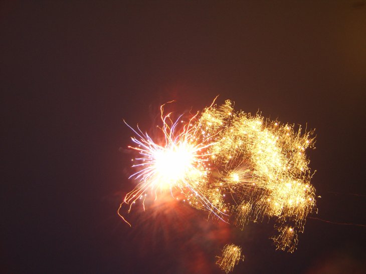 [fireworks4.jpg]