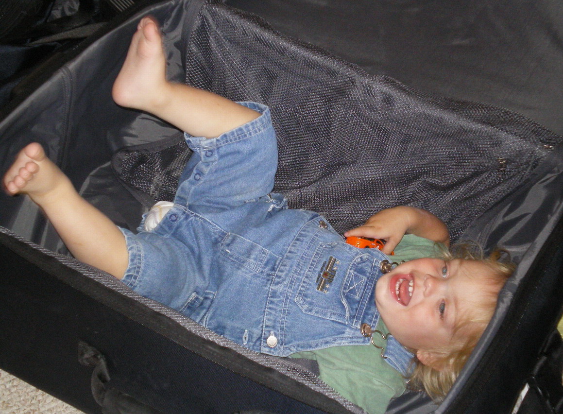 [packed+suitcase.jpg]