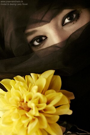 [arabic_eyes_by_ladysivali.jpg]