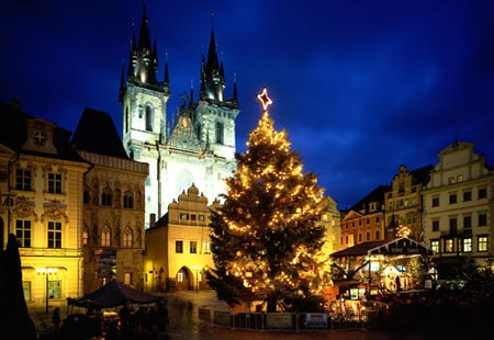 [Prague+Christmas+Tree.jpg]