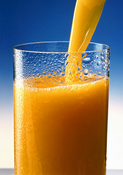 [422px-Orange_juice_1.jpg]