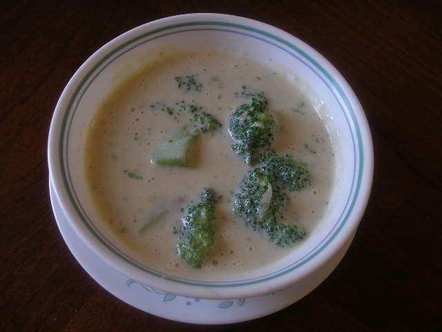 [cheesy+broccoli+soup.JPG]