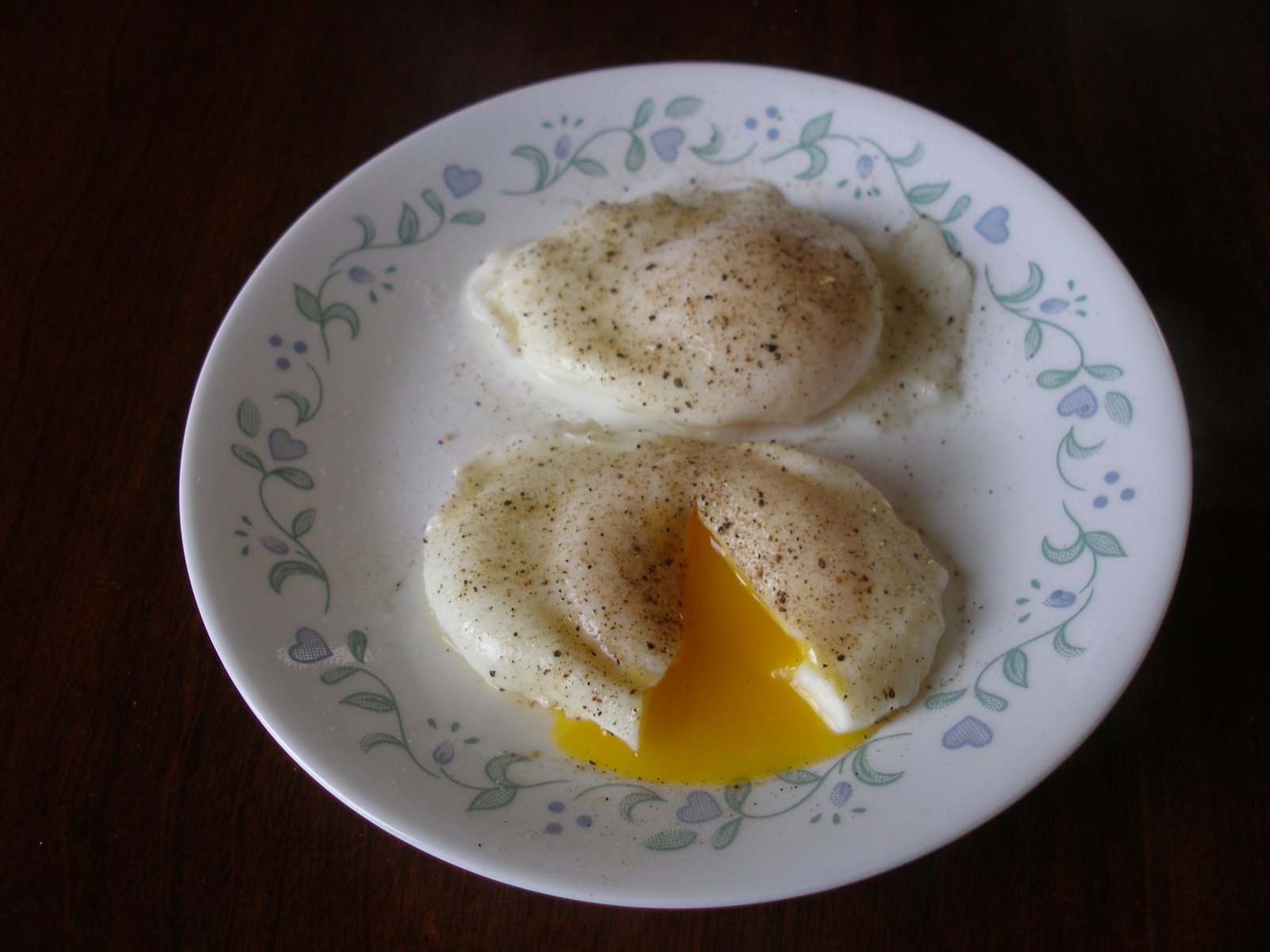 [poached+egg+cut.JPG]