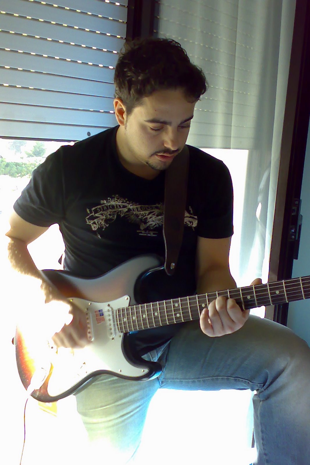 [Mirko+Guitar+2.jpg]