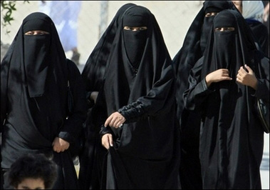 [saudi-women-outraged.jpg]