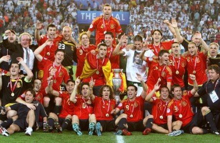 [2720323269-soccer-uefa-european-championship-2008-final-germany-v-spain-ernst.jpg]
