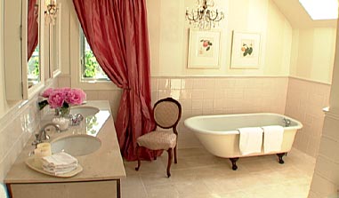[sarah+richardson+room+service+bathroom.jpg]
