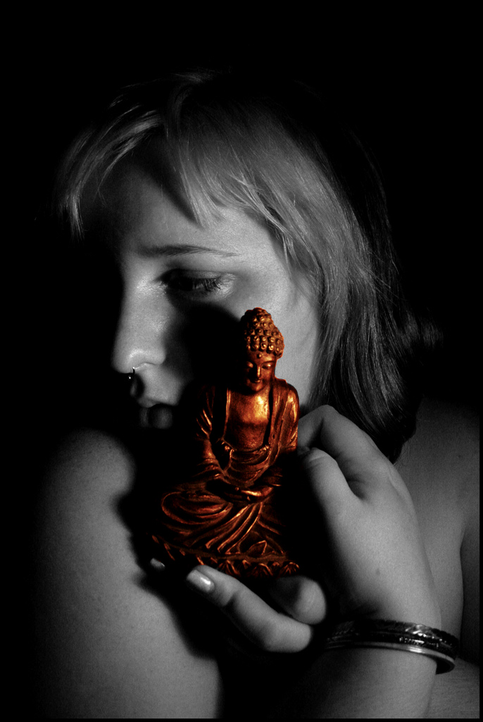 [Frau+und+Buddha.jpg]