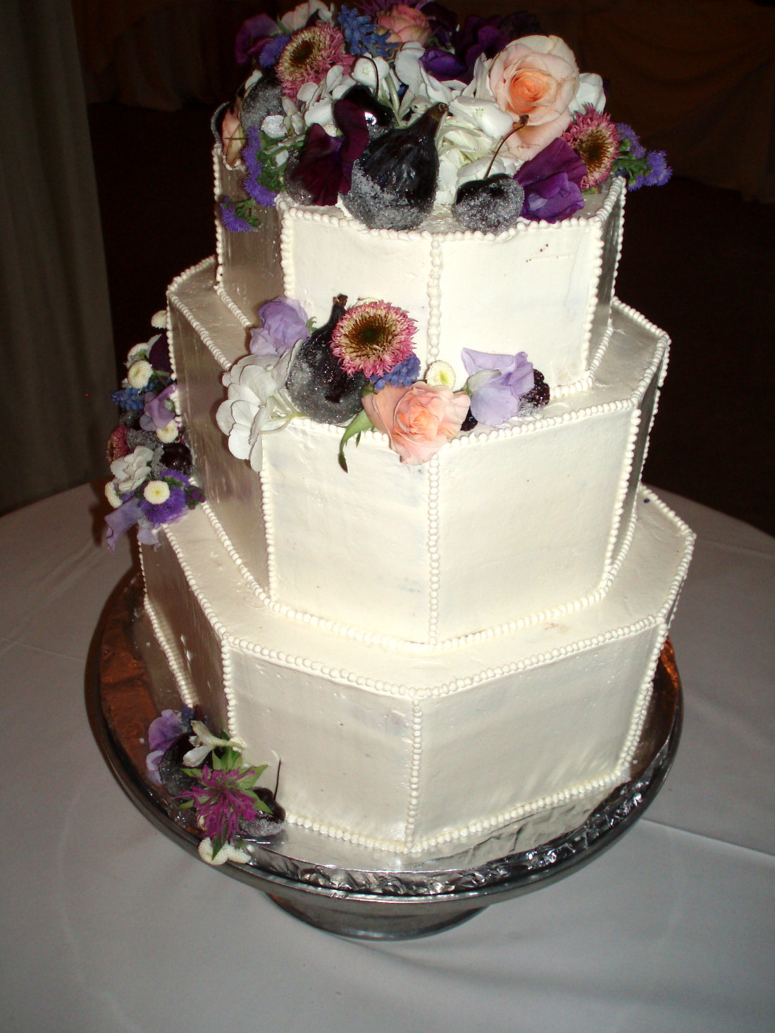 [white+beaded+wedding+cake+062208.jpg]