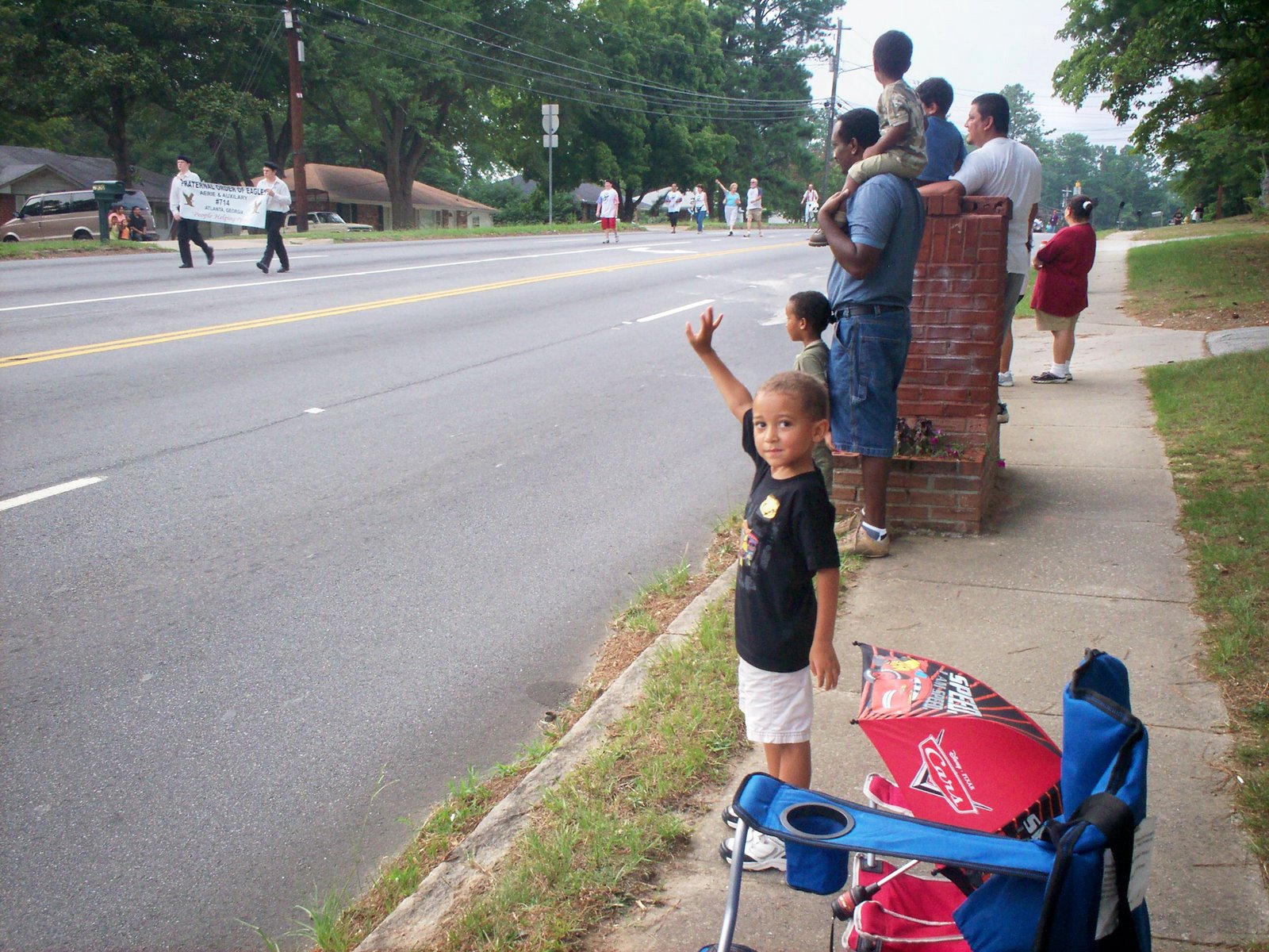 [2008+August+Davey's+first+Parade-fun+with+Cole+015.JPG]