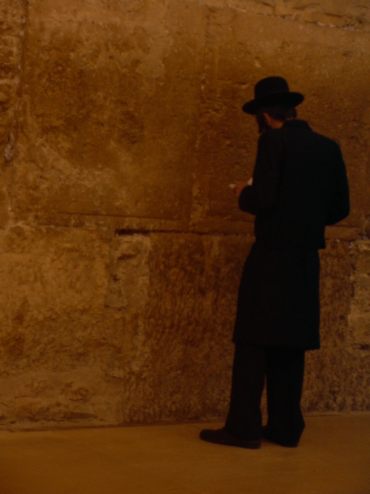Pregant de cara a la paret. Jerusalem