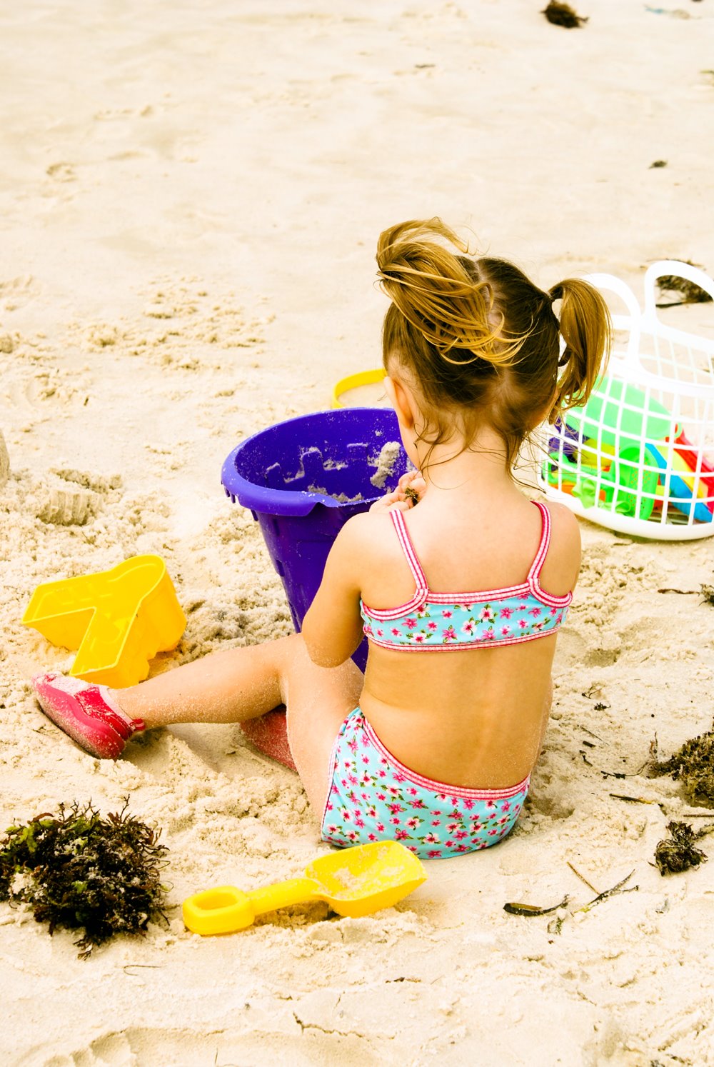 [Maddie+playing+in+the+sand.jpg]