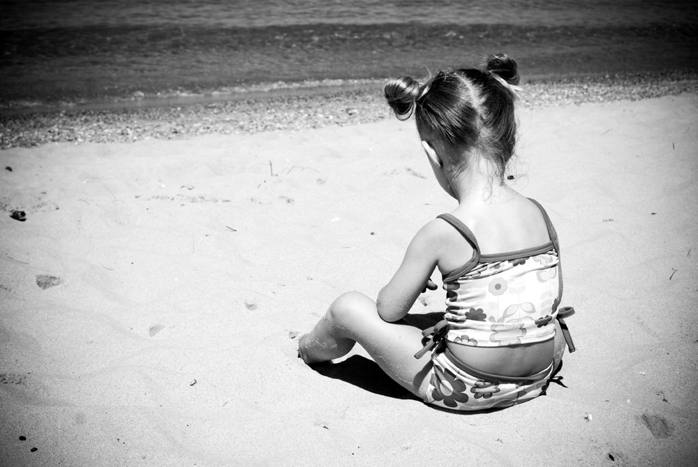 [Maddie+on+the+beach.jpg]