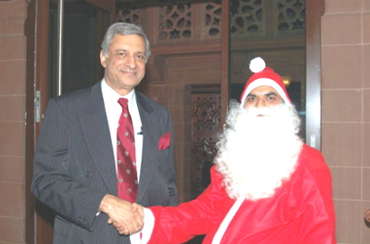 [Kamalesh&Santa.jpg]