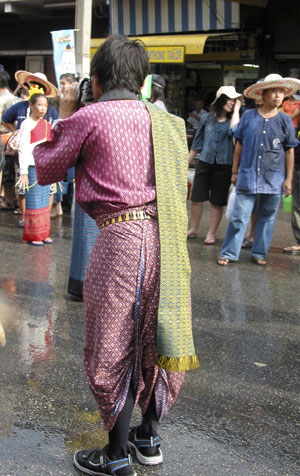 [Blog-Songkran07-Sartorially.jpg]