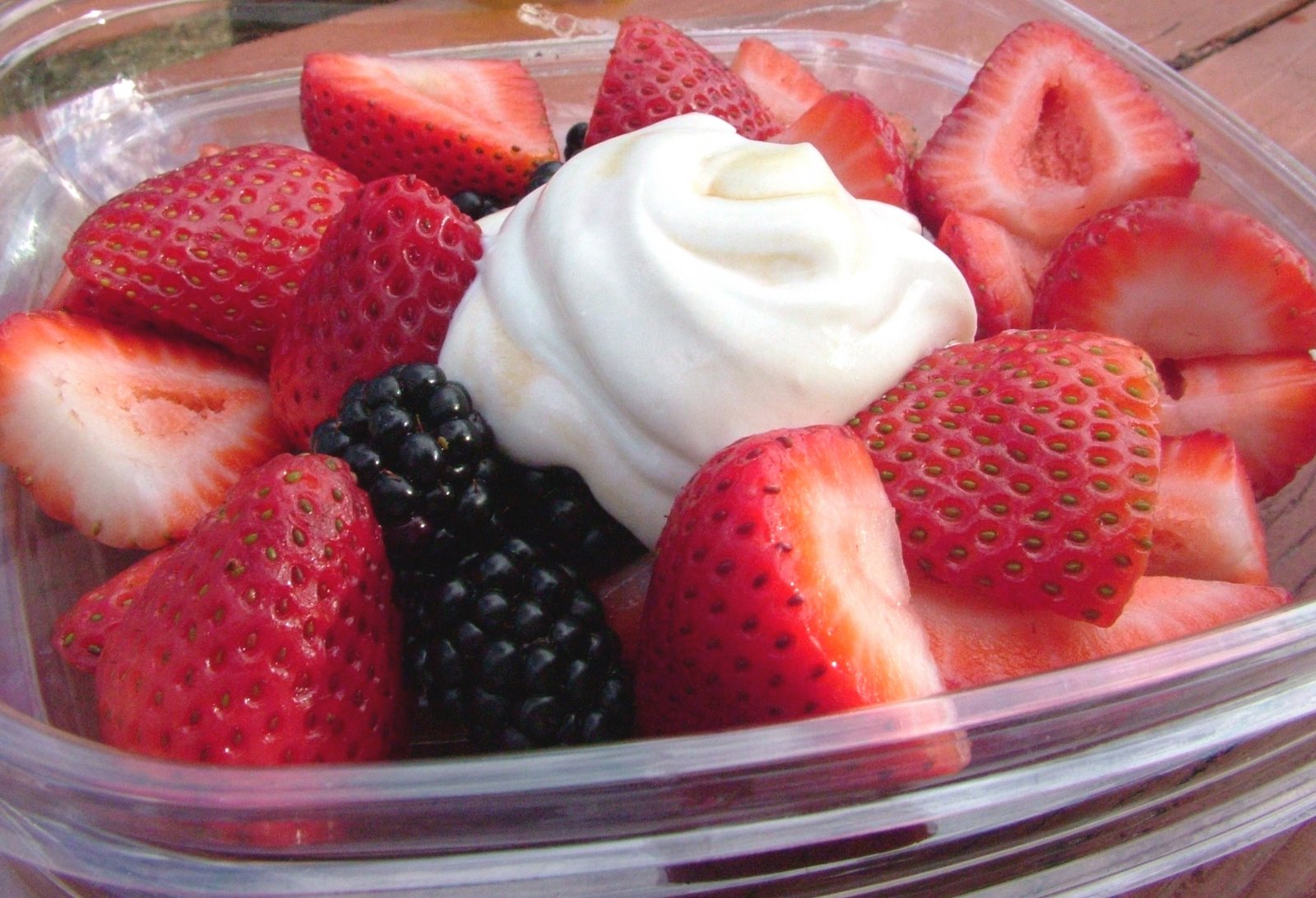 [Berries+with+yogurt.jpg]