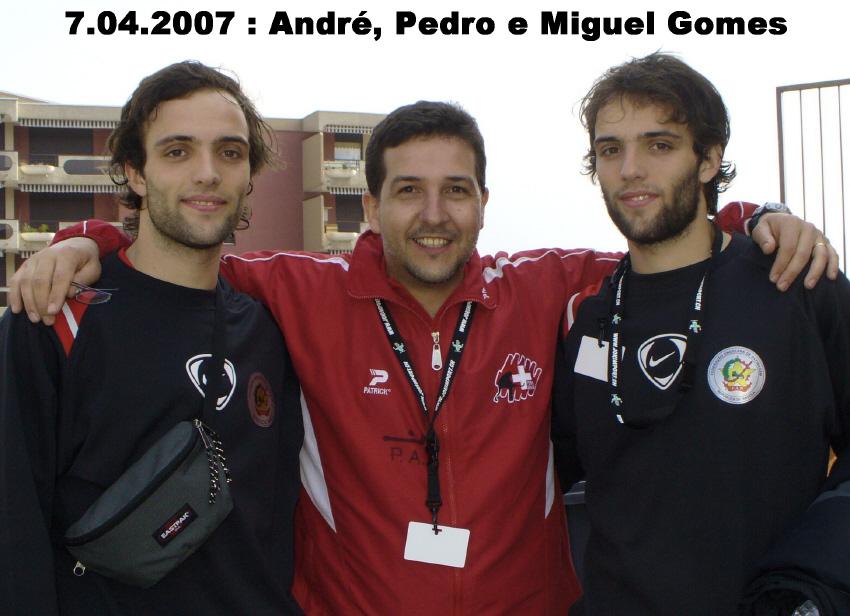 [P1120458+AndrÃ©,+Pedro,+Miguel+a+2.JPG]