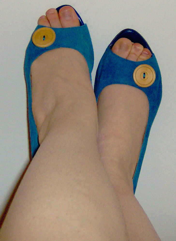 [Blue+Suede+Shoes.jpg]