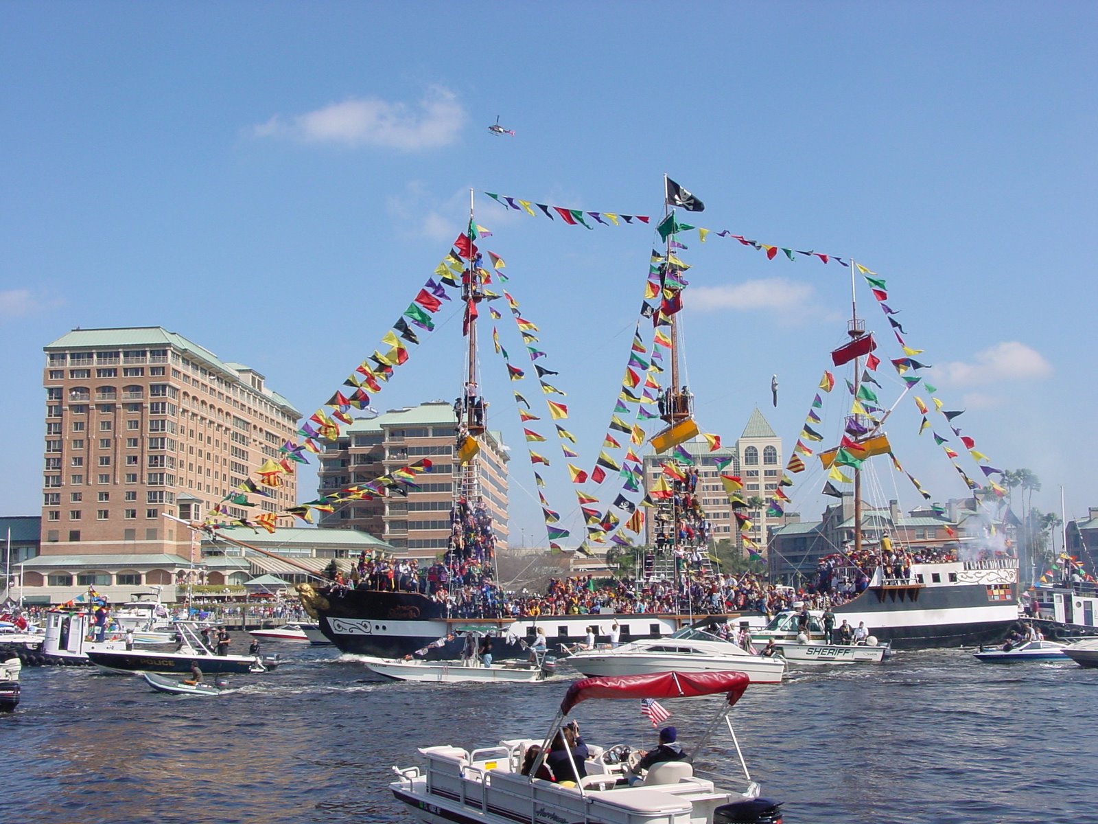 [Gasparilla_Pirate_Fest_2003_-_Pirate_Flagship_Invading_Tampa.jpg]