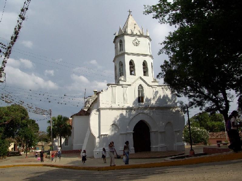 [030)+Iglesia+de+San+Luis.JPG]