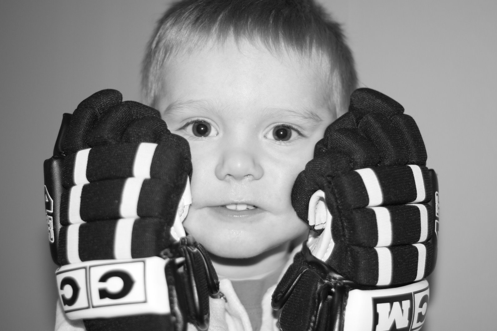 [BW+Parker+Hockey+gloves.JPG]