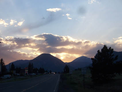 [Mountain_Sunset.jpg]