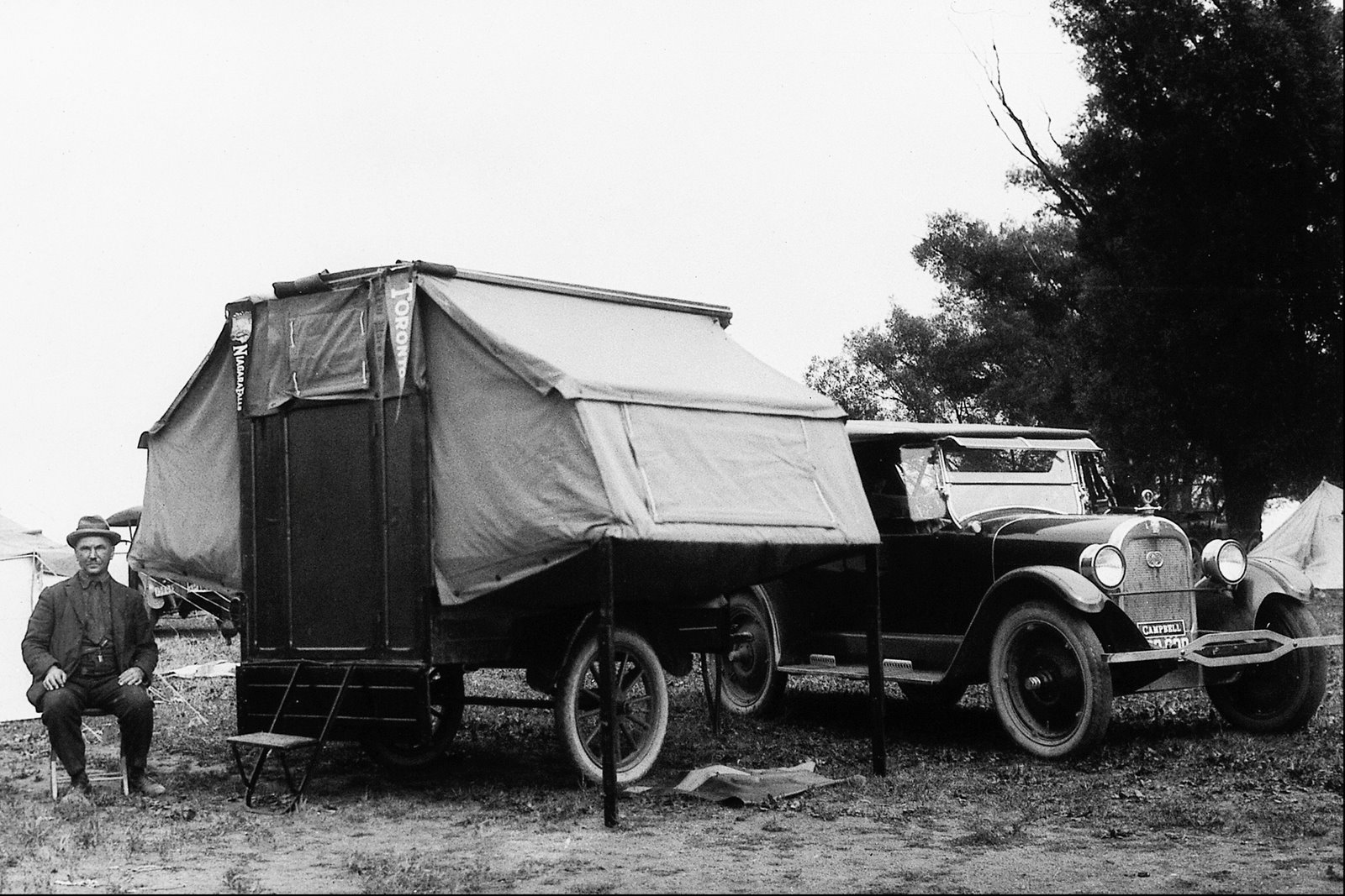 [Automobile-tent,-1923,-photo-John-Boyd.jpg]