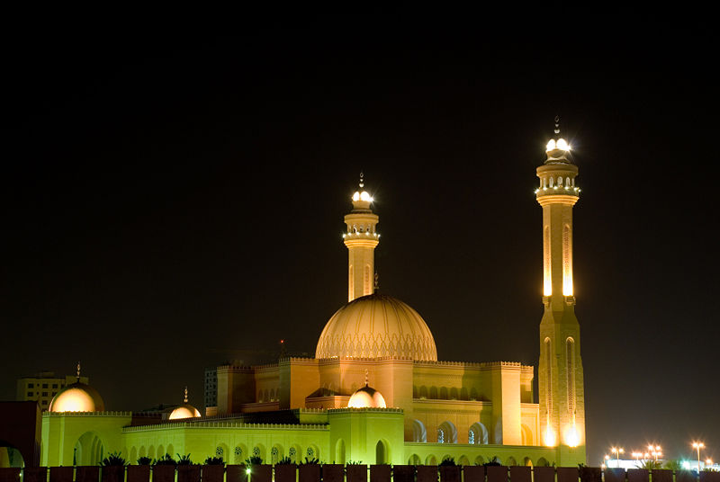 [800px-Bahrain_Grand_Mosque.jpg]