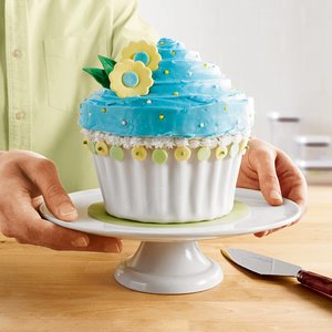 [giant+cupcake.jpg]