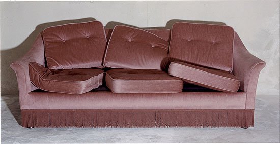 [couch.jpg]