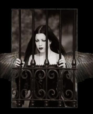 [gothic_jail_angel.jpg]