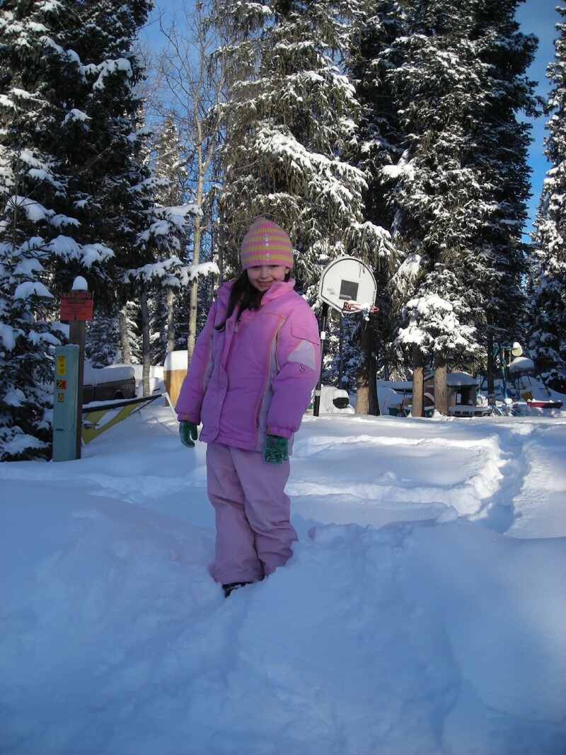 [#052-Cassi+posing+in+the+snow(2).jpg]