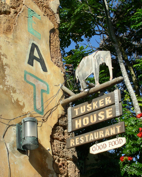 [tuskerhouse-sign.jpg]