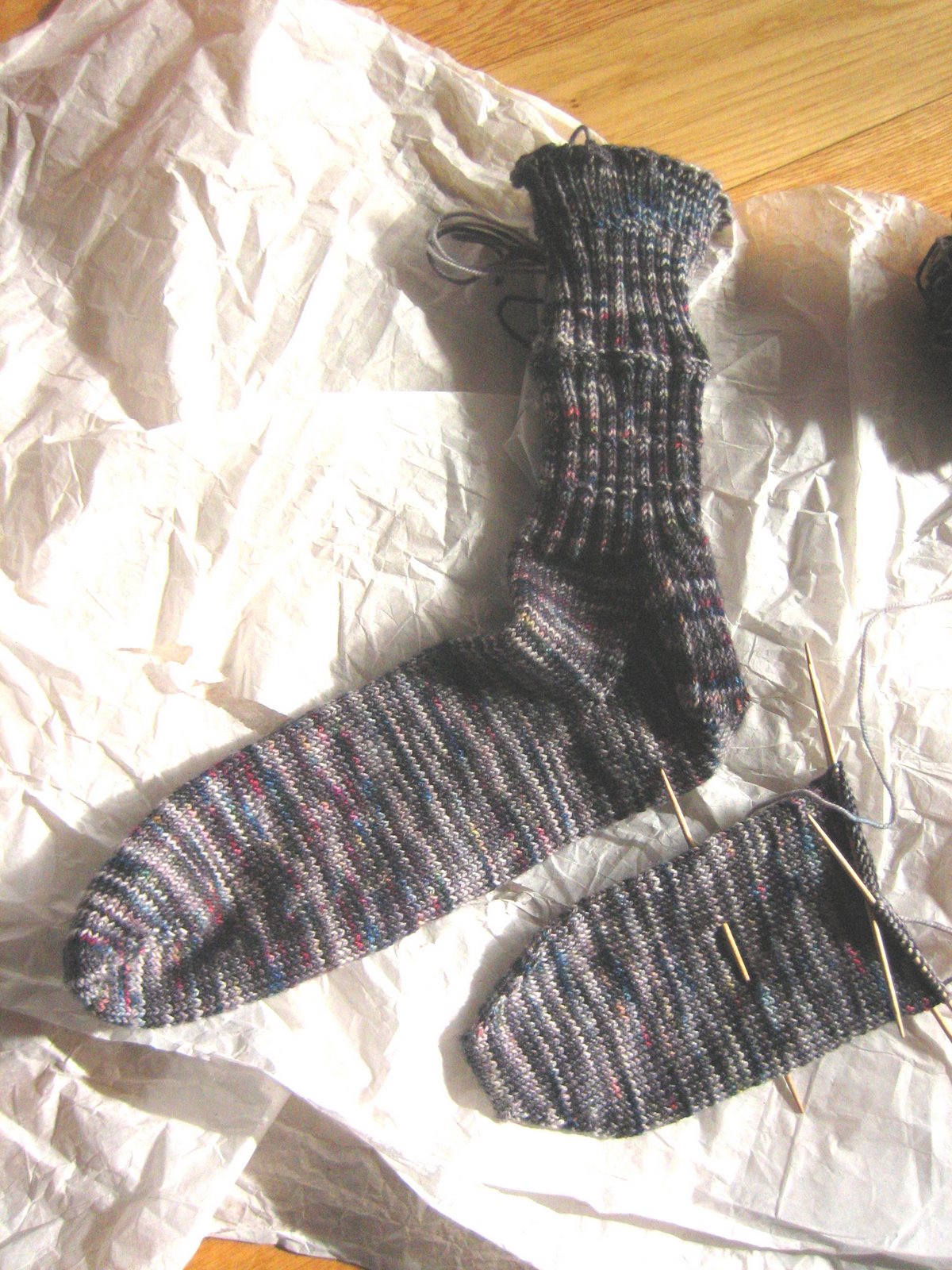 [Bright+Charcoal+Jitterbug+socks.jpg]