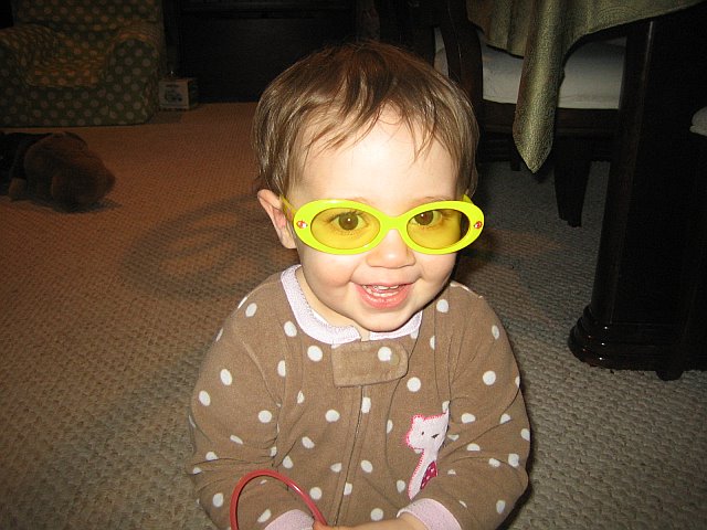 [Olivia+sunglasses+2.jpg]