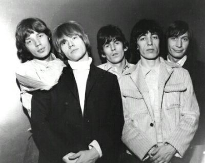 [young+rolling+stones.jpg]