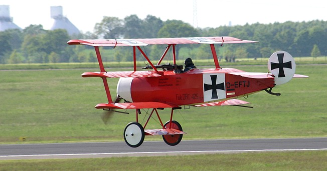 [Fokker+Dr.1.jpg]