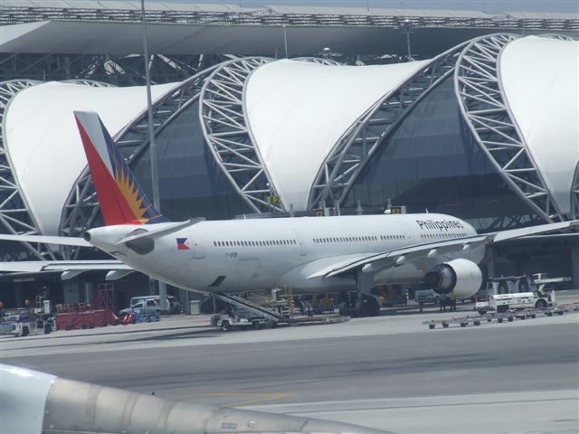 [PhilippineAirlinesA331-vi.jpg]