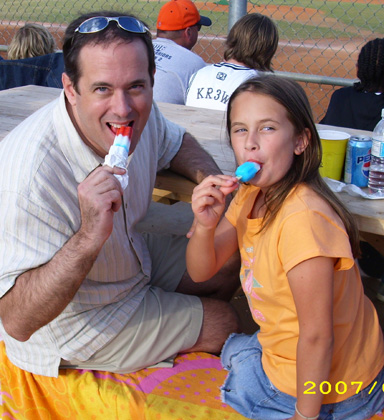[duane+and+judy+popsicles.jpg]