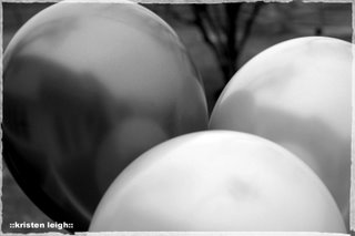 [grey+balloons.jpg]