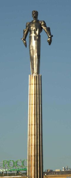 [Monument+to+Yuri+Gagarin+in+Moscow.jpg]